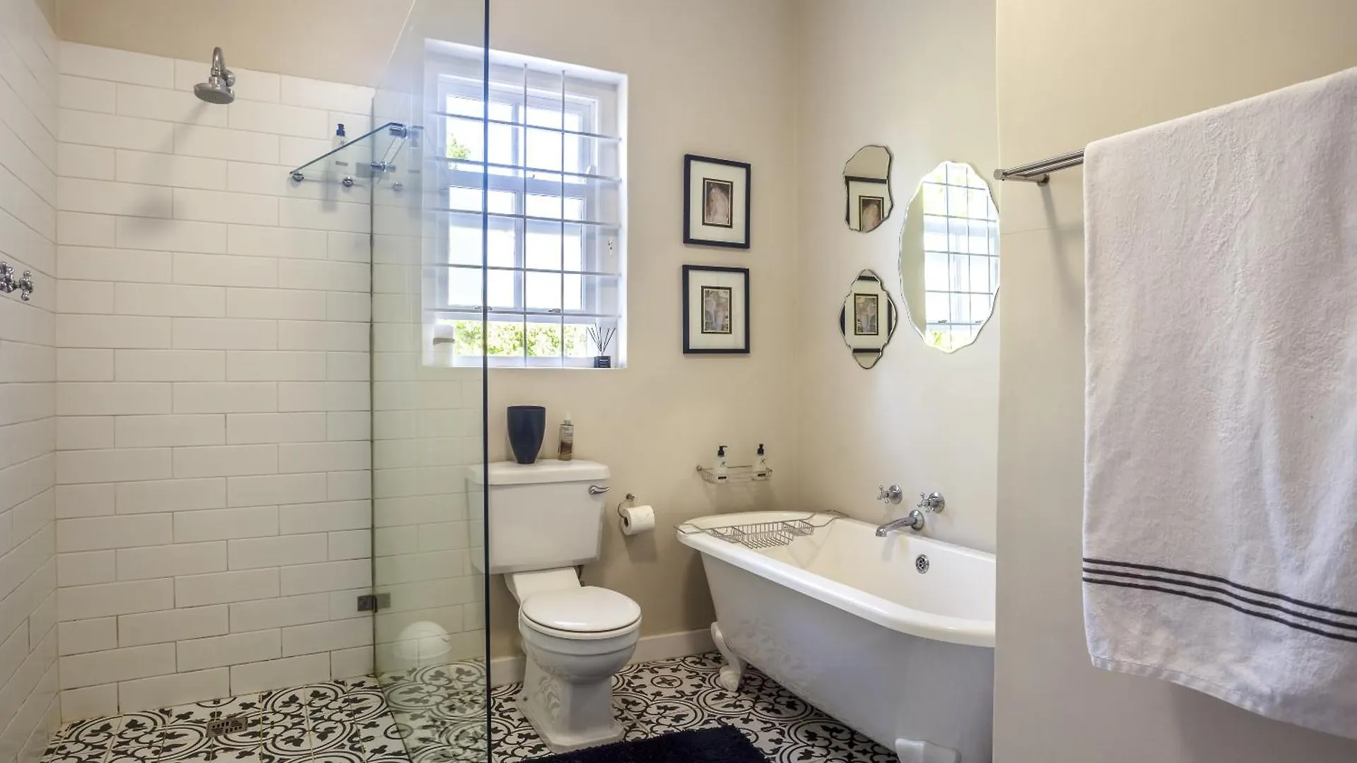 Bed & Breakfast Sandown Lodge Cape Town