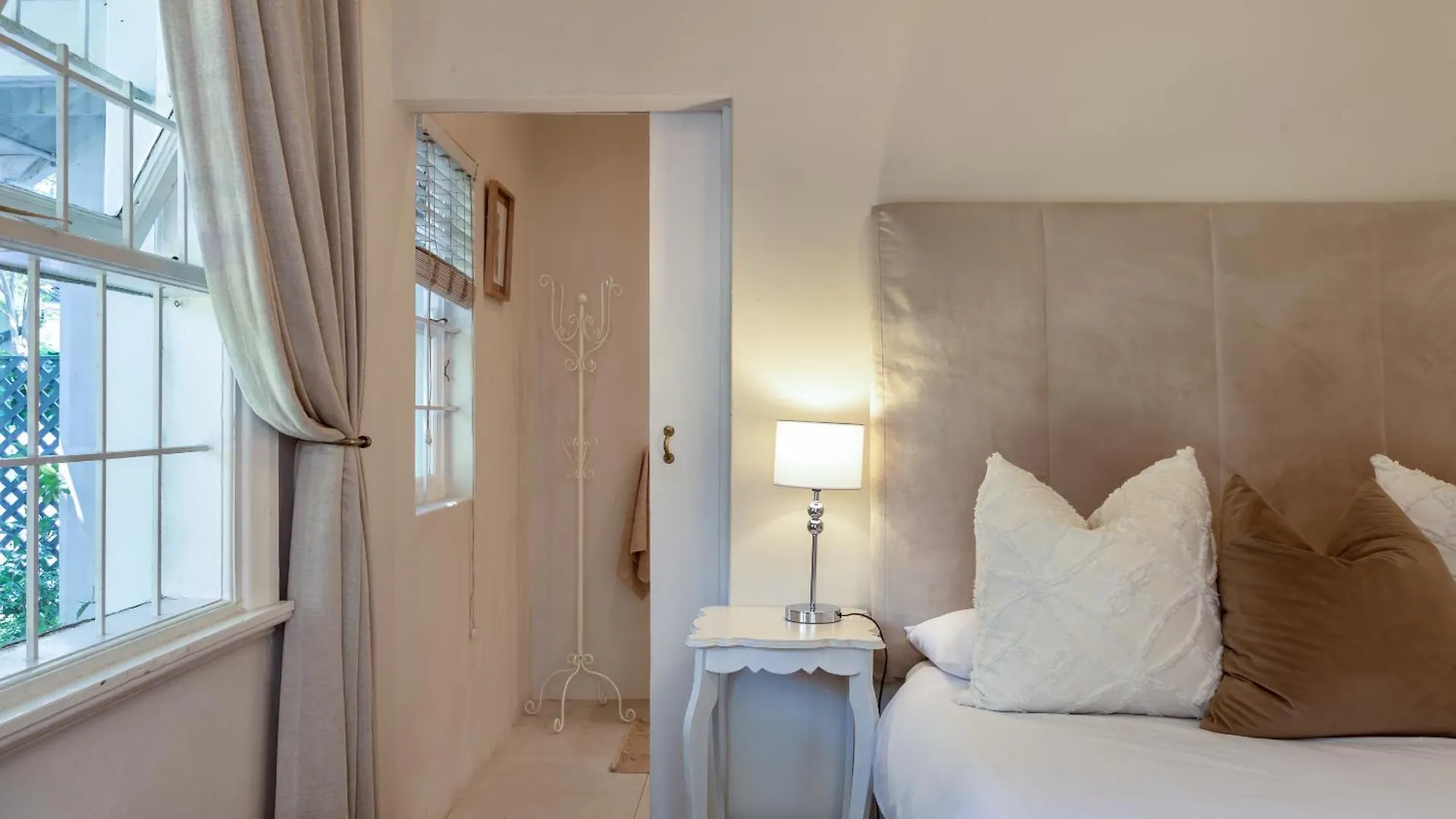 Bed & Breakfast Sandown Lodge Cape Town