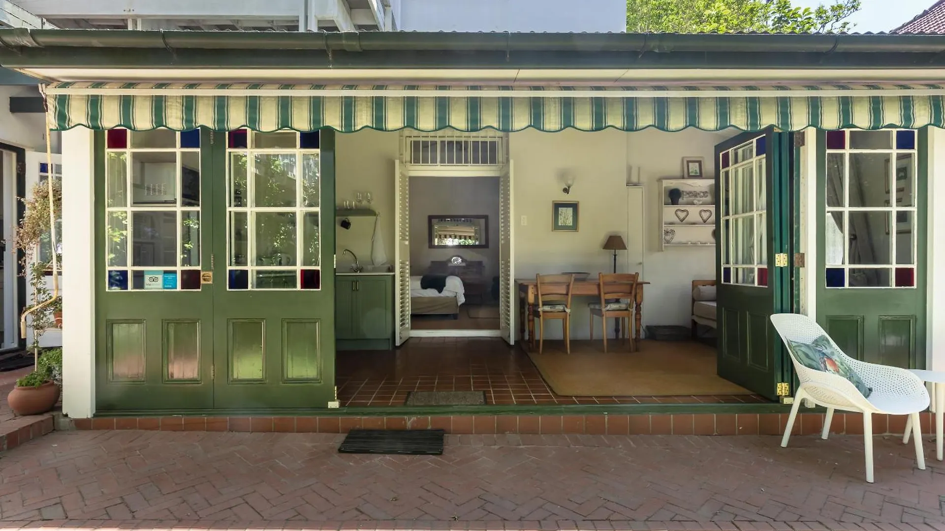 Sandown Lodge Cape Town