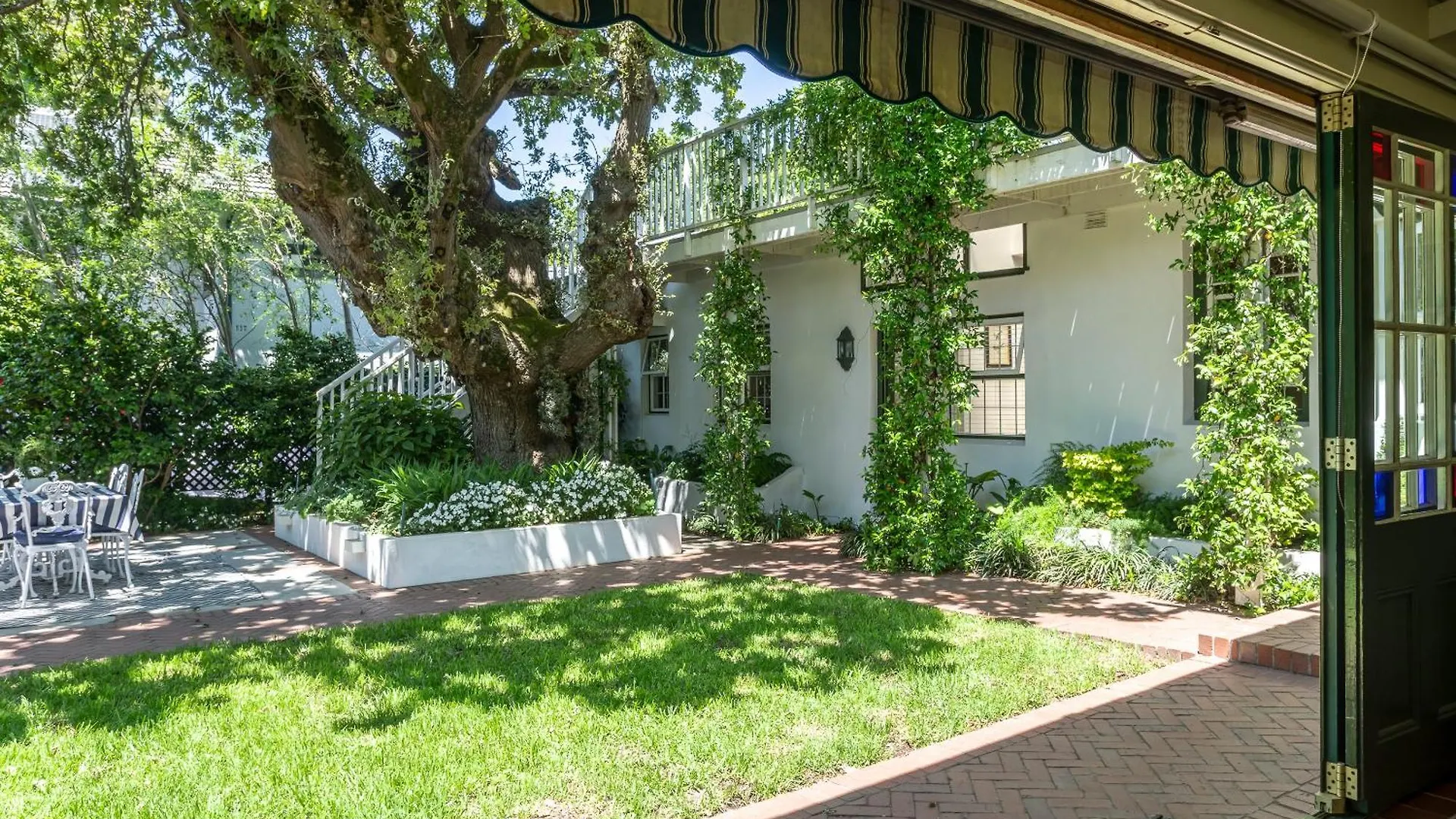 Sandown Lodge Cape Town