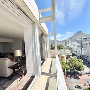 Luxury At Taj - Corner With Balcony - Newly Renovated Cape Town